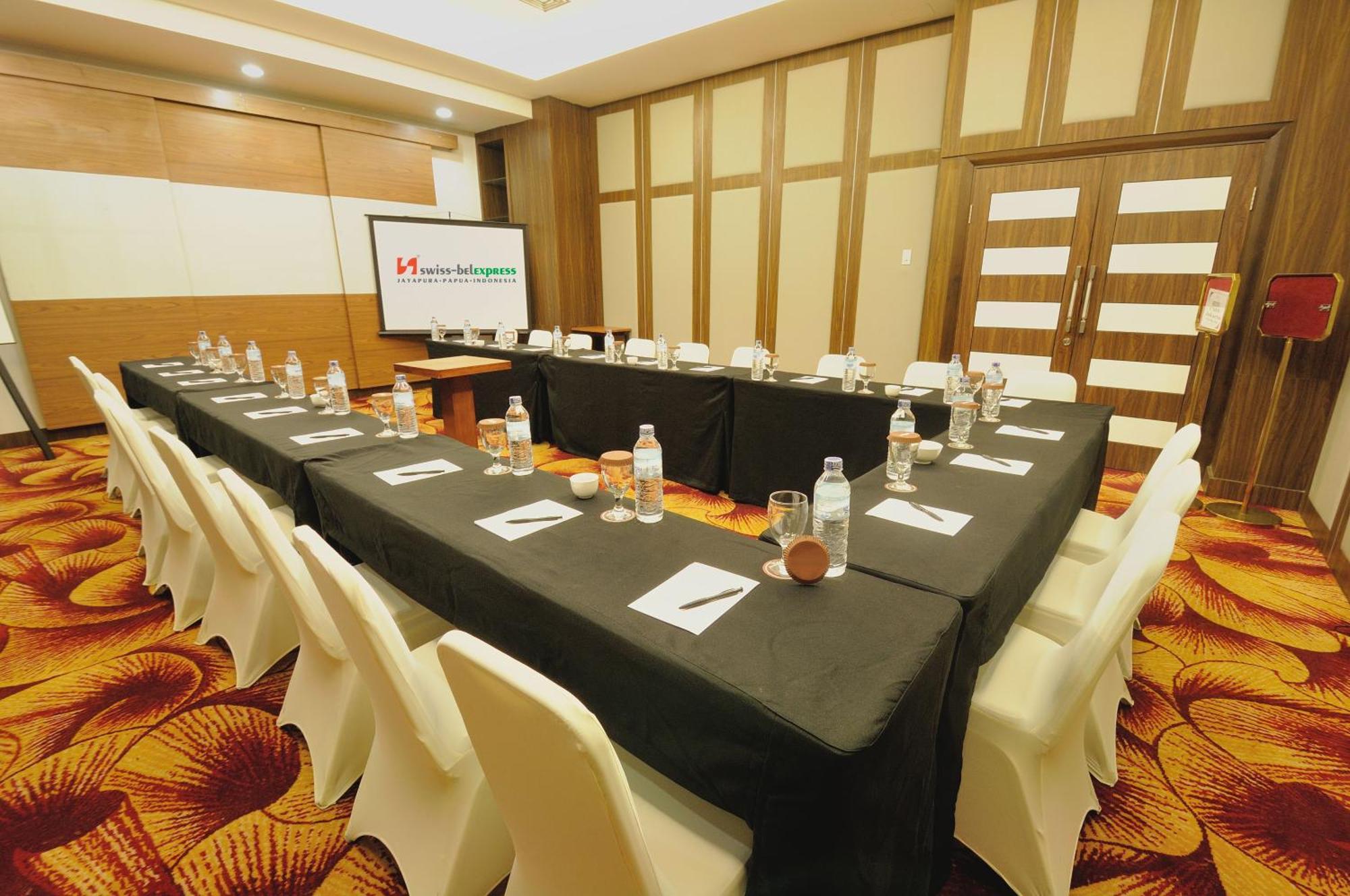 Swiss-Belexpress Jayapura Hotel Bagian luar foto