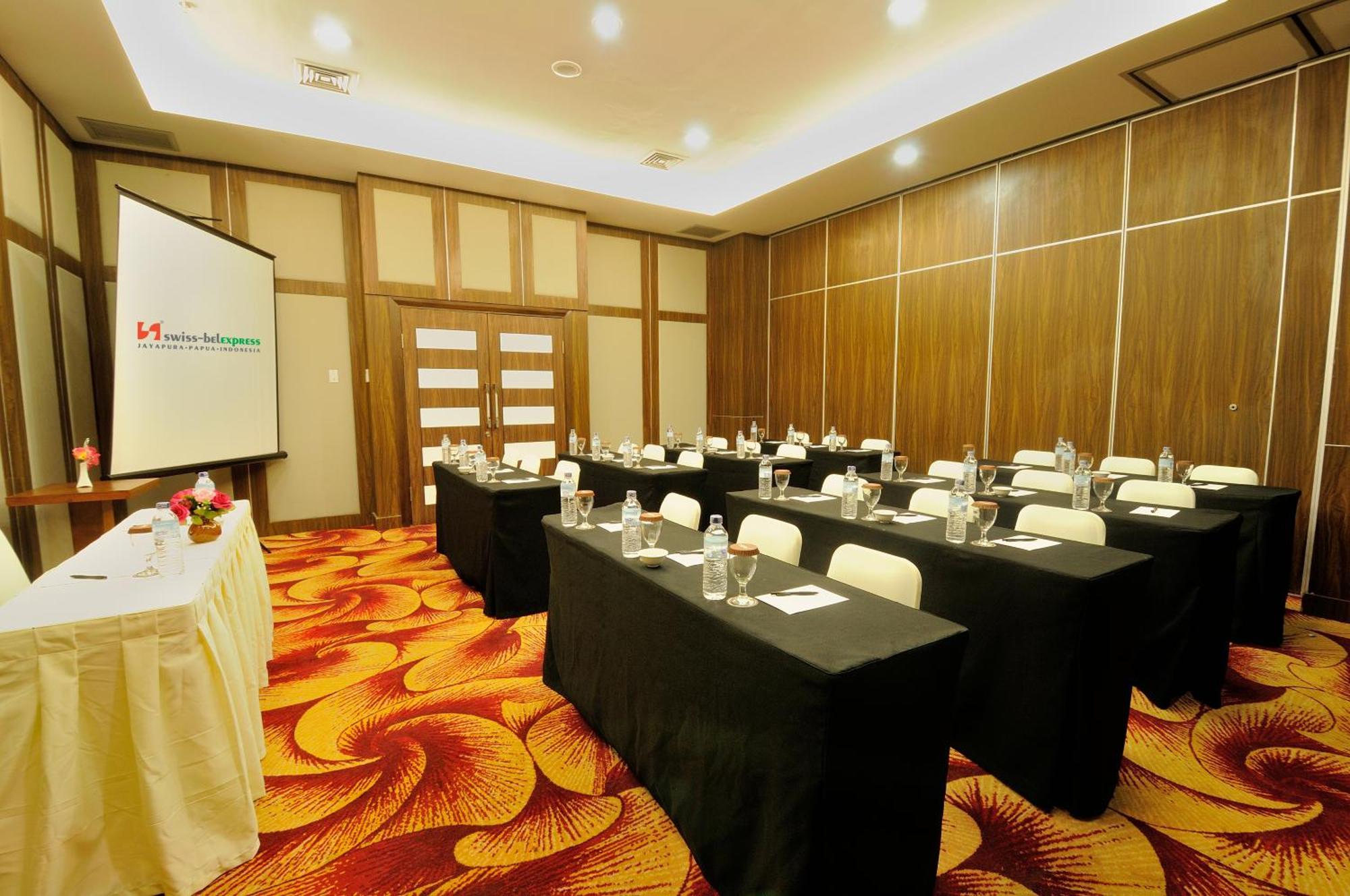 Swiss-Belexpress Jayapura Hotel Bagian luar foto