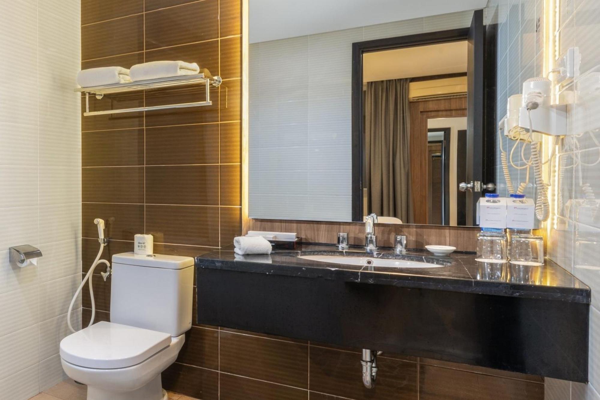 Swiss-Belexpress Jayapura Hotel Bagian luar foto